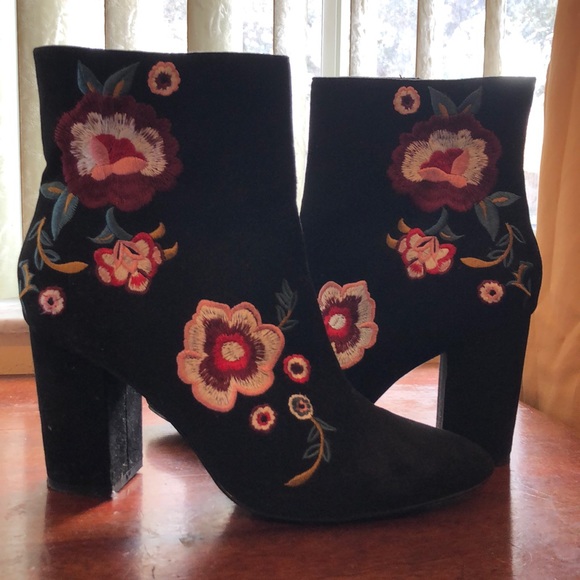 Express Shoes - Flower boots